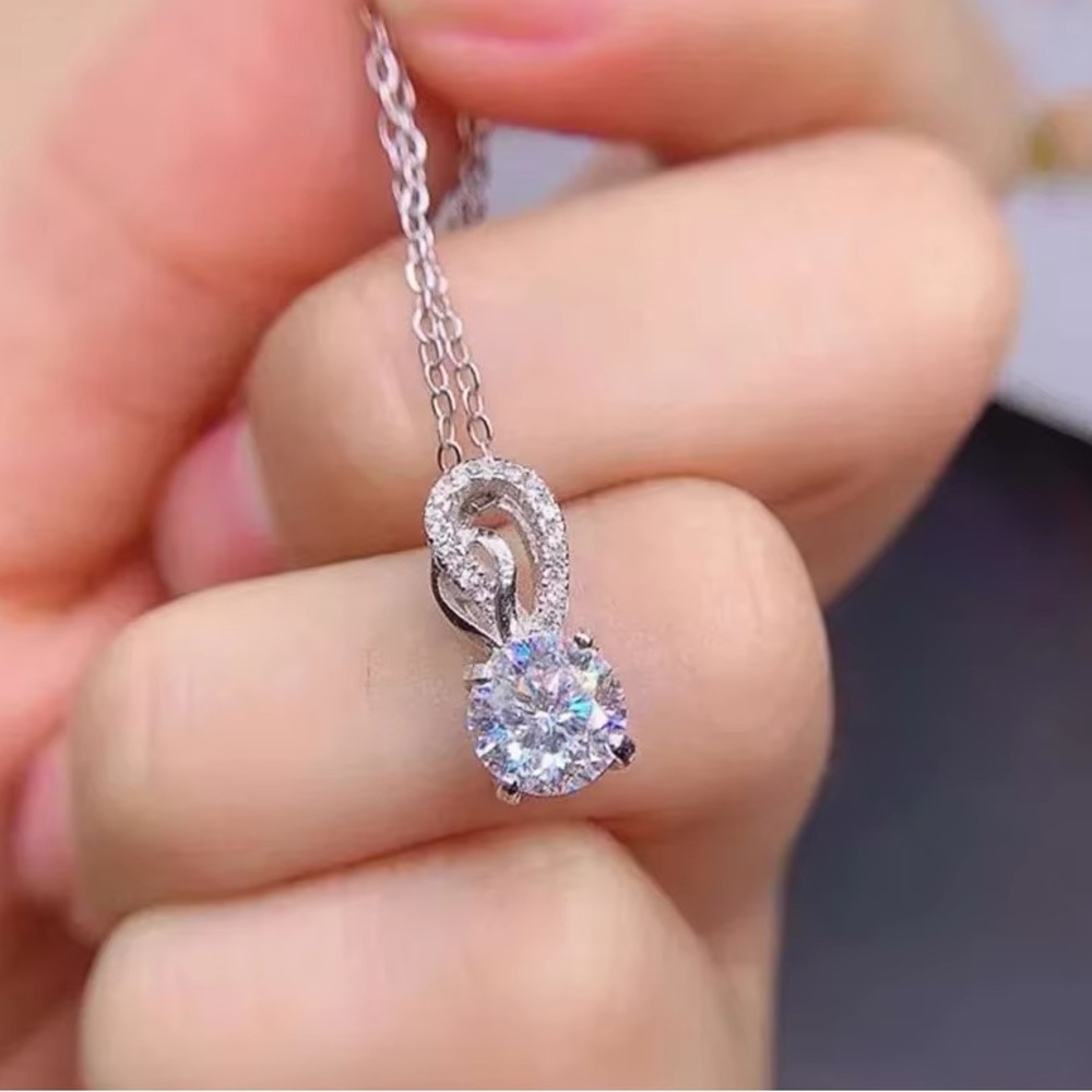 💋Elegant Loop accent 1C Cz Diamond Circle Pendant necklace